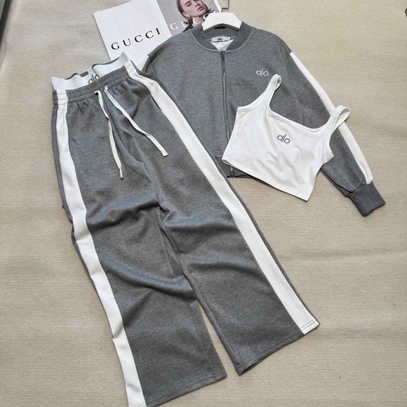 ALO Yoga Gray and White Sweatshirt and pants set - Picture 3 of 6